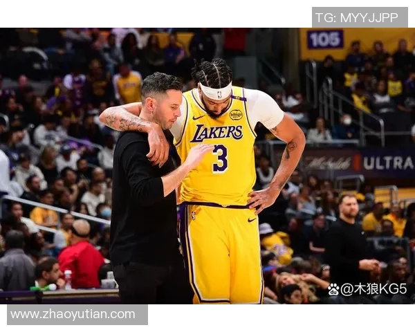 冲突升级！浓眉与教练发生激烈争执